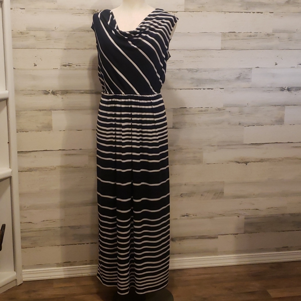 En Focus Studio maxi dress